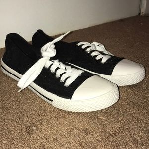 Never been worn black low top sneakers!
